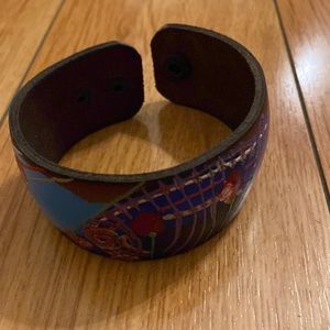 Unisex handmade leather brown bracelet with hand painted